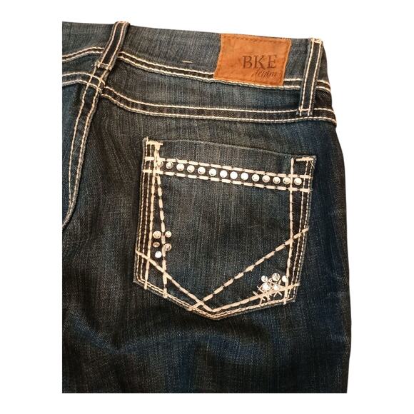 BKE Starlite Women's Capri Jeans Heavy Stitch Dark Wash Bling Embroidery Size 26 - Picture 6 of 9